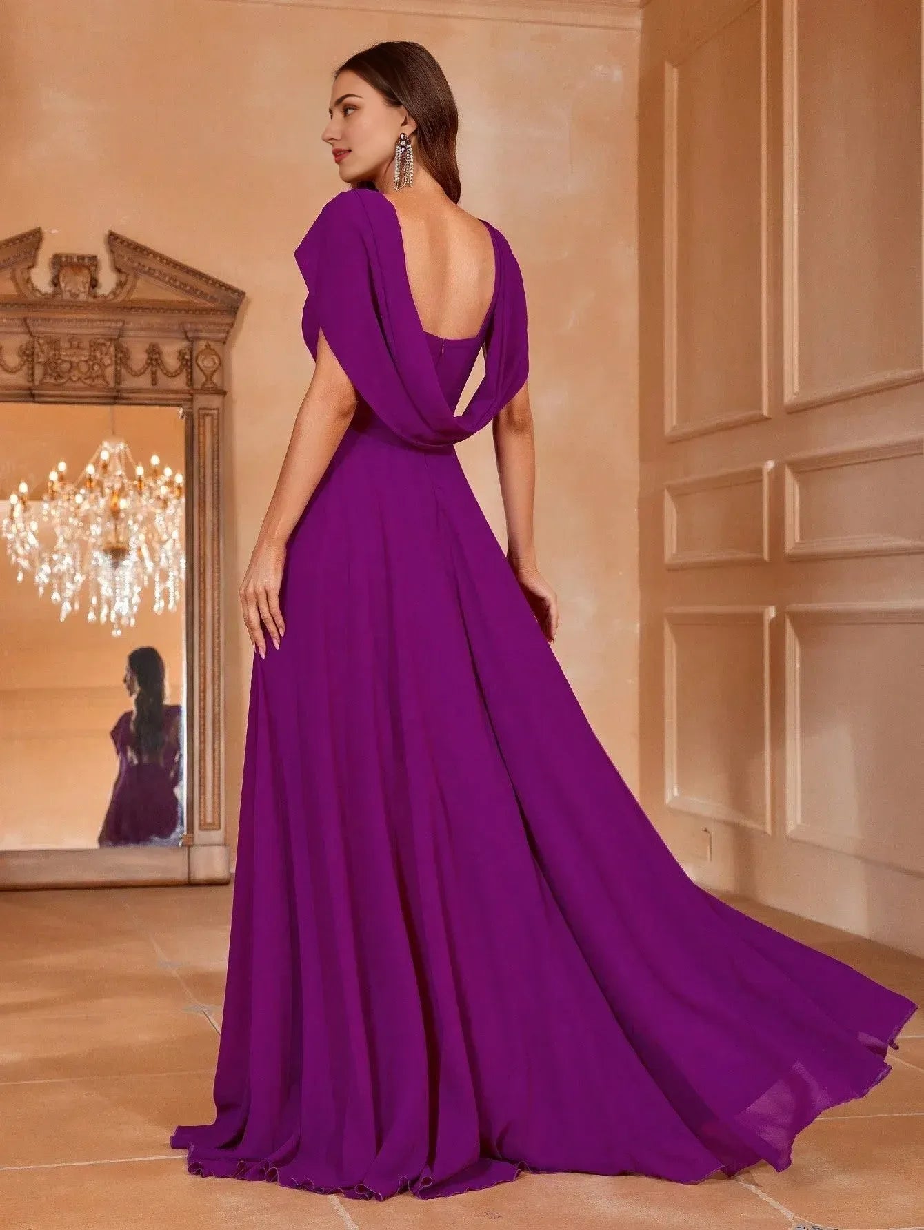 Robes de soirée élégantes / Robe trapèze en mousseline de soie à col en V et dos drapé